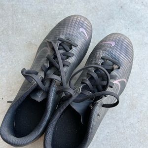 Nike big girl size 5 football shoes